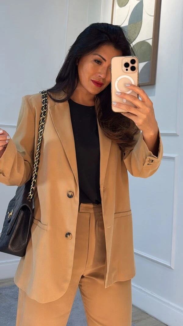 Blazer Decote V Bolsos Frontais Fake Dayane Cinto Faixa