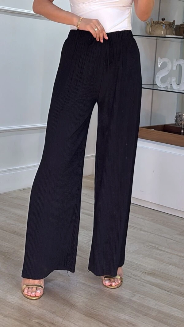 Calça Pantalona Plissada Yandra Amarração Frontal