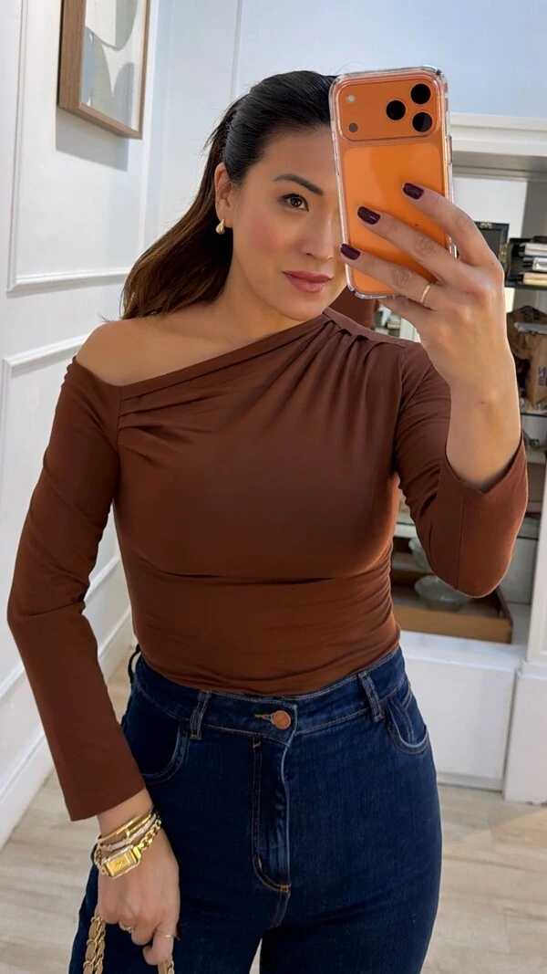 Blusa Malha Ombro Vazado Detalhe De Pregas Layla Mangas 7/8