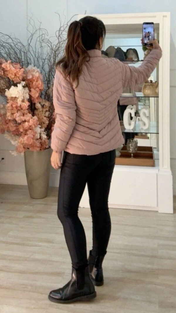 Jaqueta Nylon Pesponto Diagonais Debora Detalhe Lateral Largo Canelado