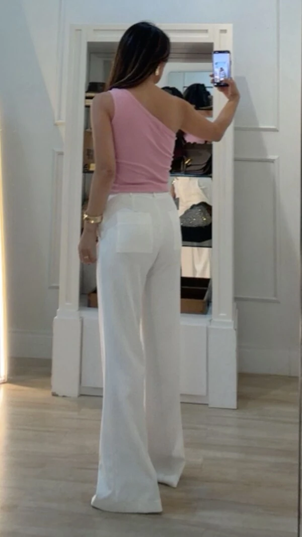 Blusa Ombro Único Canelada Mariah Detalhe Círculo Dourado