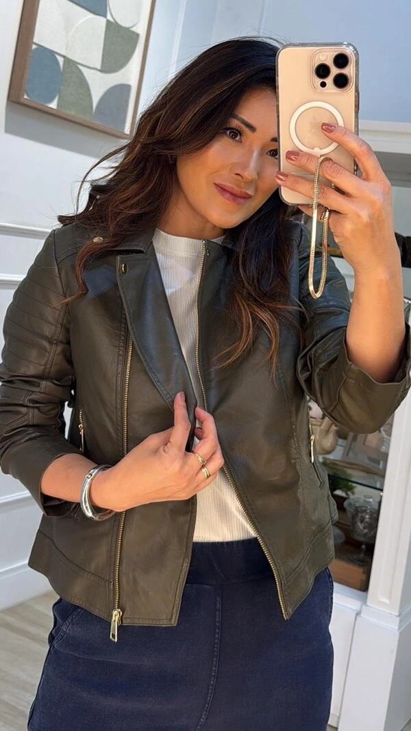 Jaqueta Couro Eco Zíper Dourado Milena Gola Com Detalhe Dourado
