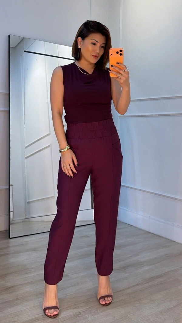 Calça Pala Larga Desire Bolsos Com Recorte Assimétrico