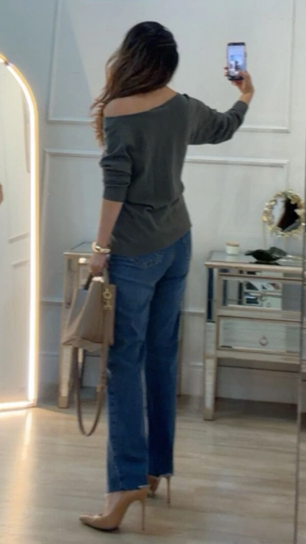 Blusa Tricot Gola Canoa Valéria Detalhe De Entremeios Na Vertical