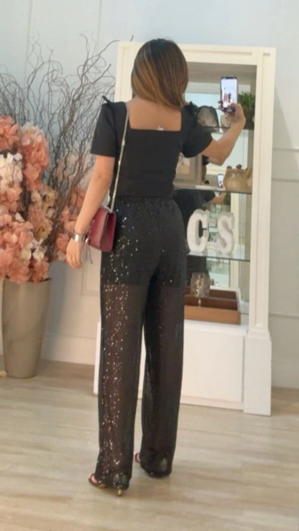 Blusa Cropped Alfaiataria Loryn Babado Nos Ombros