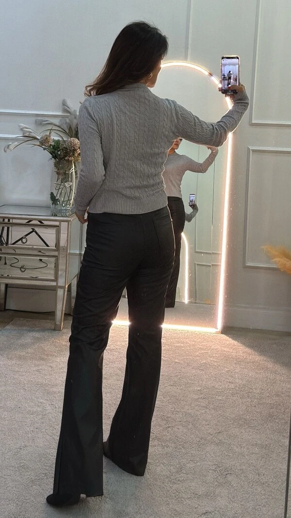 Blusa Tricot Nervuras E Tranças Natalie Mangas Longas