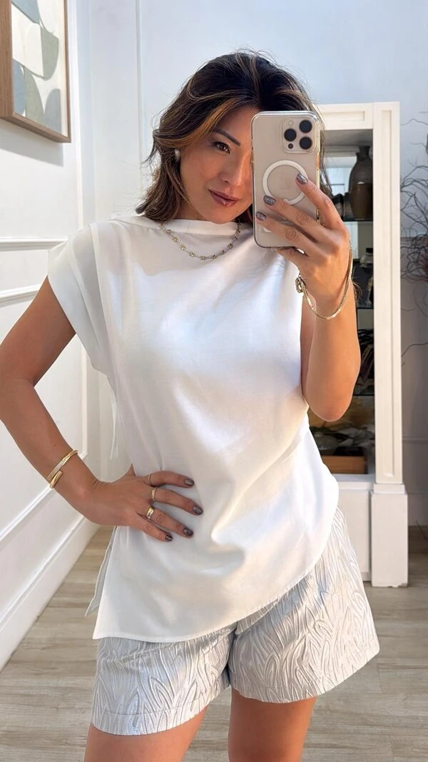 Blusa Muscle Twill Decote V Com Amarração Posterior Thamires Barrado Assimétrico