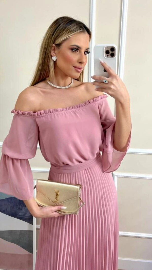 Vestido Longo Plissado Ombro À Ombro Mangas 3/4 Kate Com Cinto Faixa