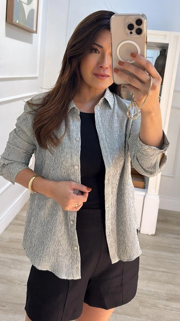 Camisa Texturizada Listrada Kayla Botões Resinados