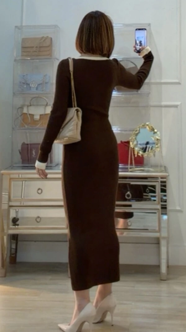 Vestido Midi Tricot Faixa Bicolor Jessie Botões Dourados