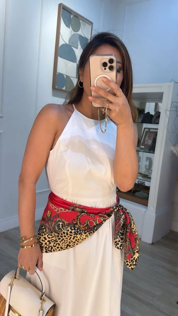 Lenço Acetinado Estampado Detalhe Em Animal Print