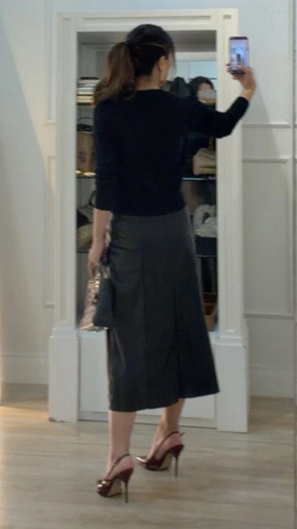 Blusa Tricot Leila Parte Frontal Com Maxi Nervuras E Trançados Verticais