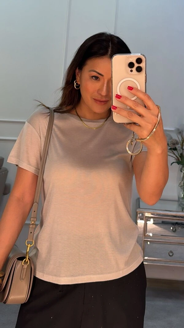Blusa Básica Nana Gola Careca E Mangas Curtas