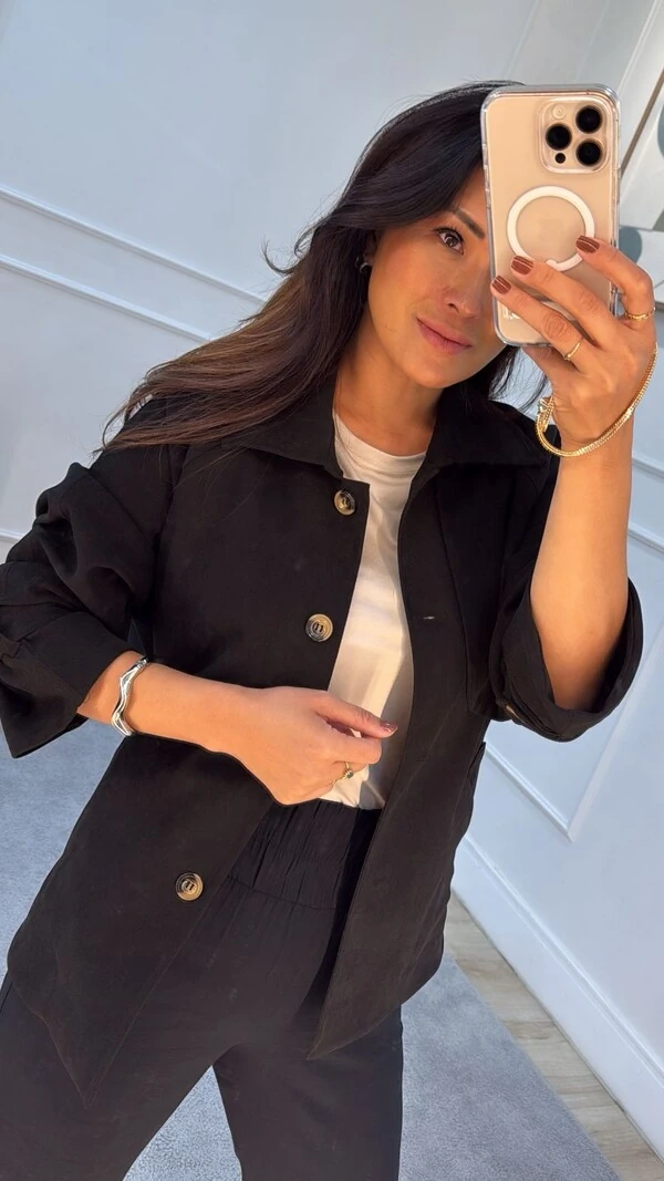 Trench Coat Curto Mangas Longas Com Martingalê Raika Cinto Faixa