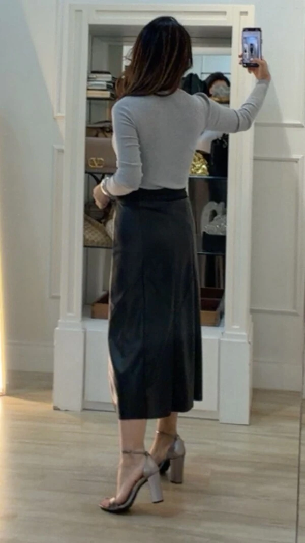 Blusa Tricot Canelado Joyce Recorte Vazado Em V No Busto