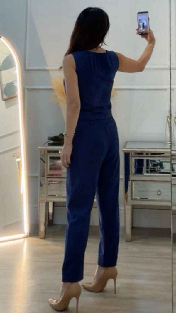 Blusa Regata Decote V Nathalia Recortes Posteriores