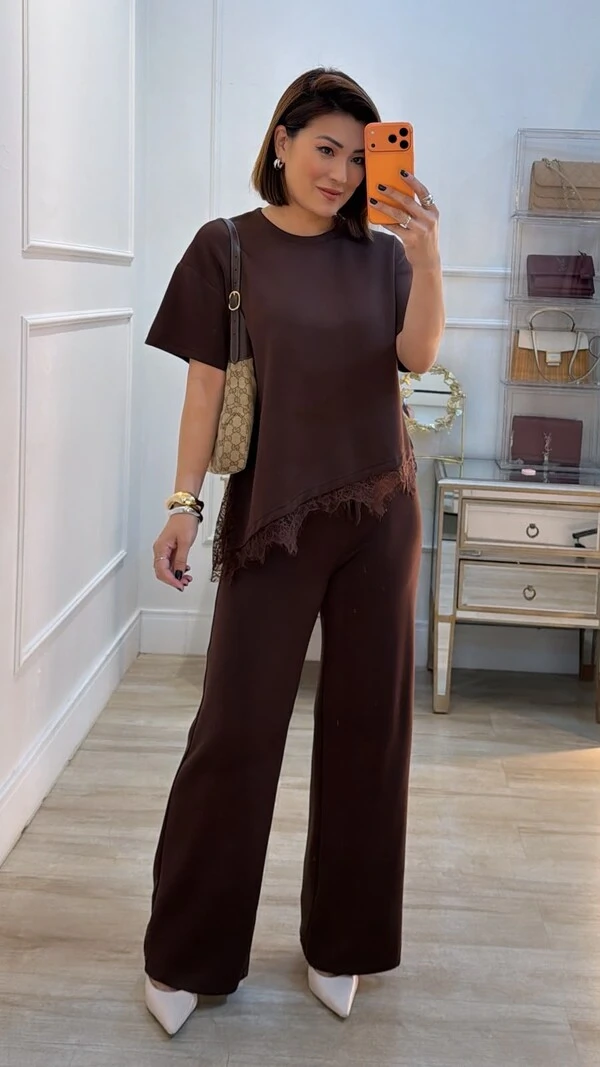 Blusa De Malha Maju Barrado Assimétrico Detalhe Renda