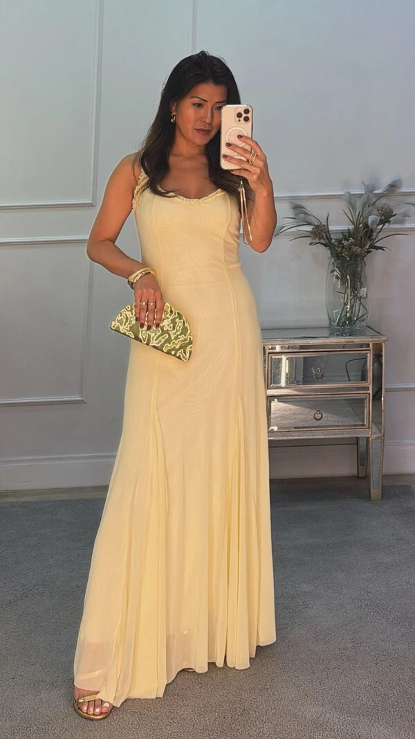 Vestido Longo Tulê Aurora Decote Em U Detalhe De Babadinho