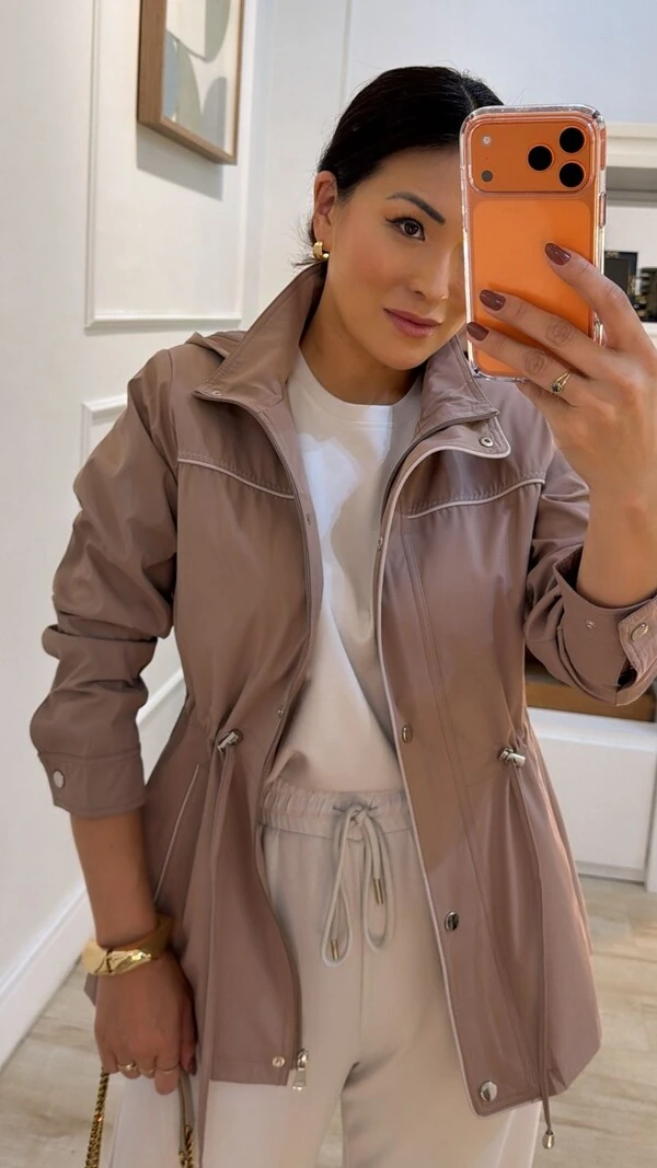 Parka Capuz Removível Maya Detalhe Bicolor Vivo E Pesponto