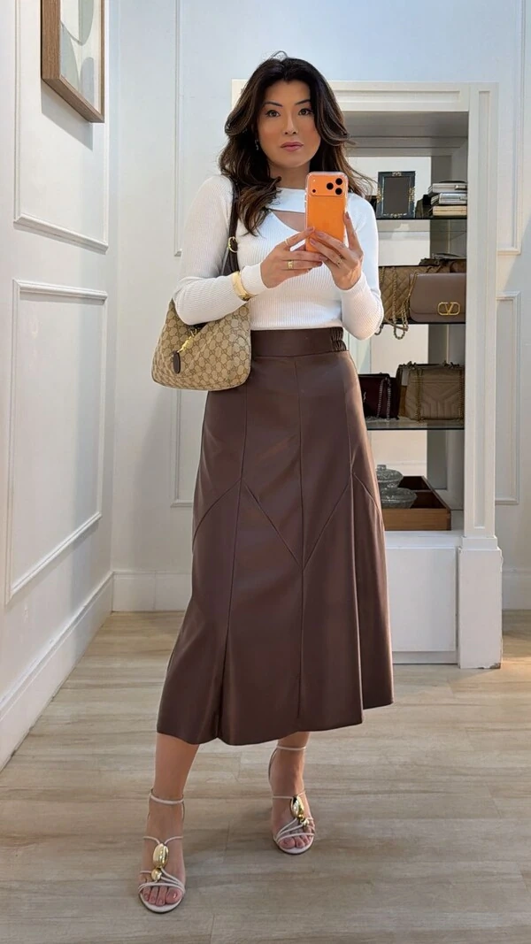 Saia Midi Evasê Couro Eco Giulia Pala Larga Com Elástico