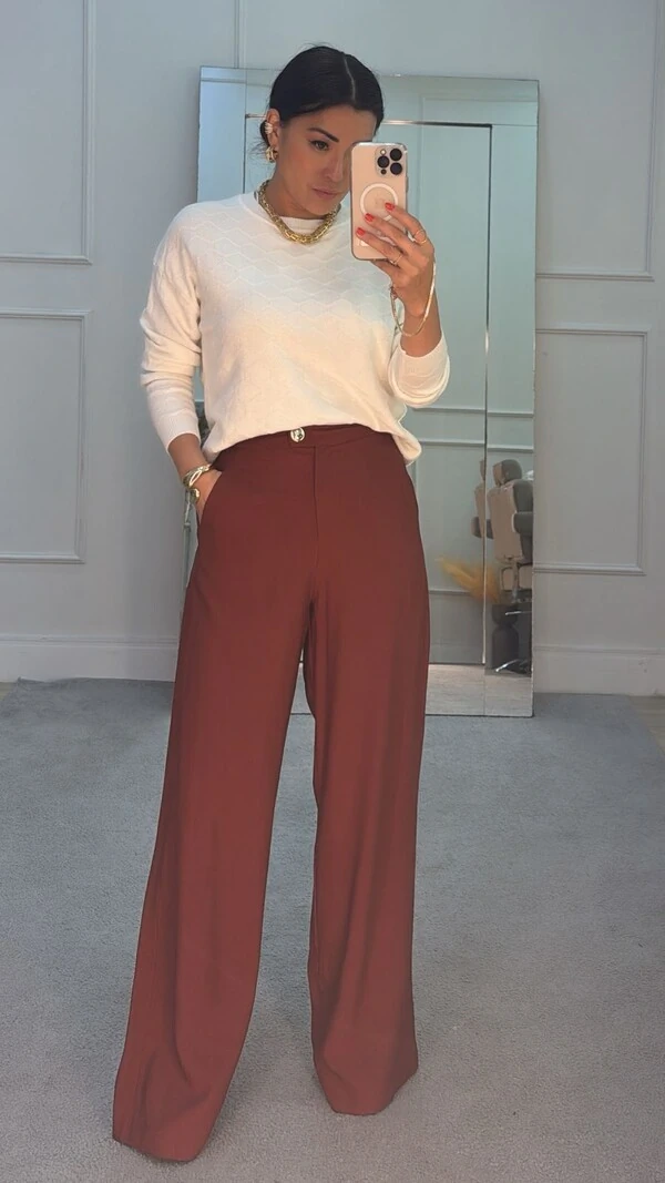 Calça Pantalona Carmen Com Botão Prata Texturizado