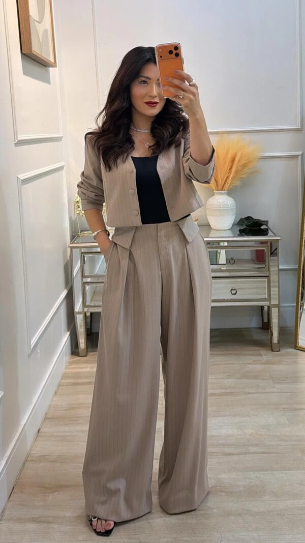 Blazer Curto Risca De Giz Isabella Decote V