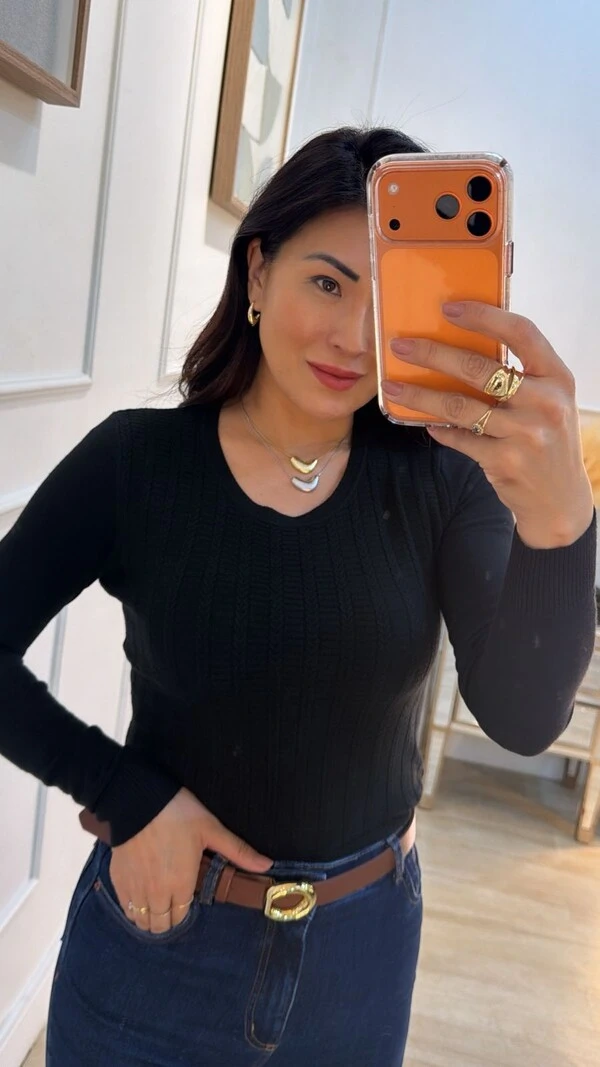 Blusa Tricot Isis Texturas Na Horizontal E Trançados Frontais