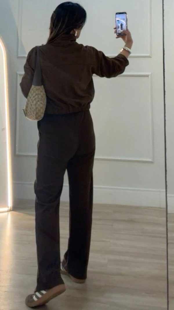 Calça Pantalona Mary Com Amarração Regulável Na Pala