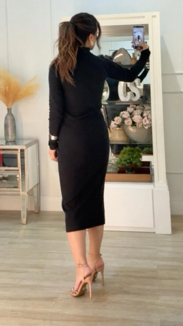 Vestido Midi Ribana Gola Alta Nicole Mangas Longas