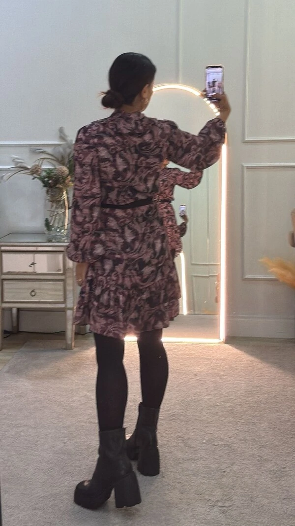 Vestido Curto Alissa Estampado Detalhe Laço Na Gola