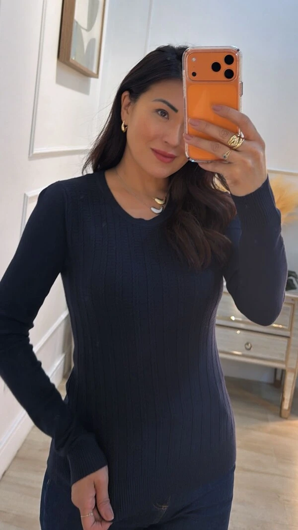 Blusa Tricot Isis Texturas Na Horizontal E Trançados Frontais