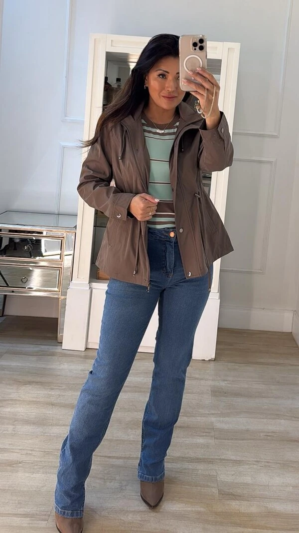 Parka Com Capuz Removível Noelle Ombros E Bolsos Pespontados