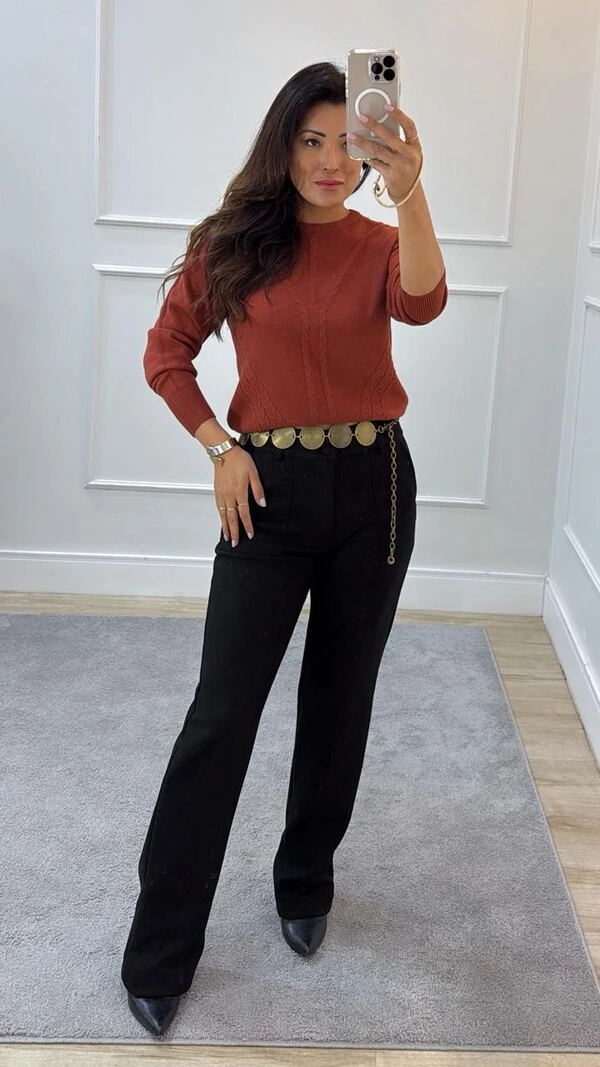 Calça Reta Suede Babi Botões Forrados Frontais