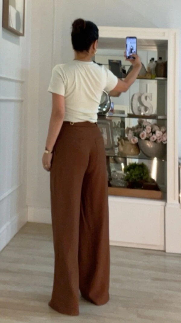 Calça Pantalona Pregas Frontais Cintia Martingalê Na Pala