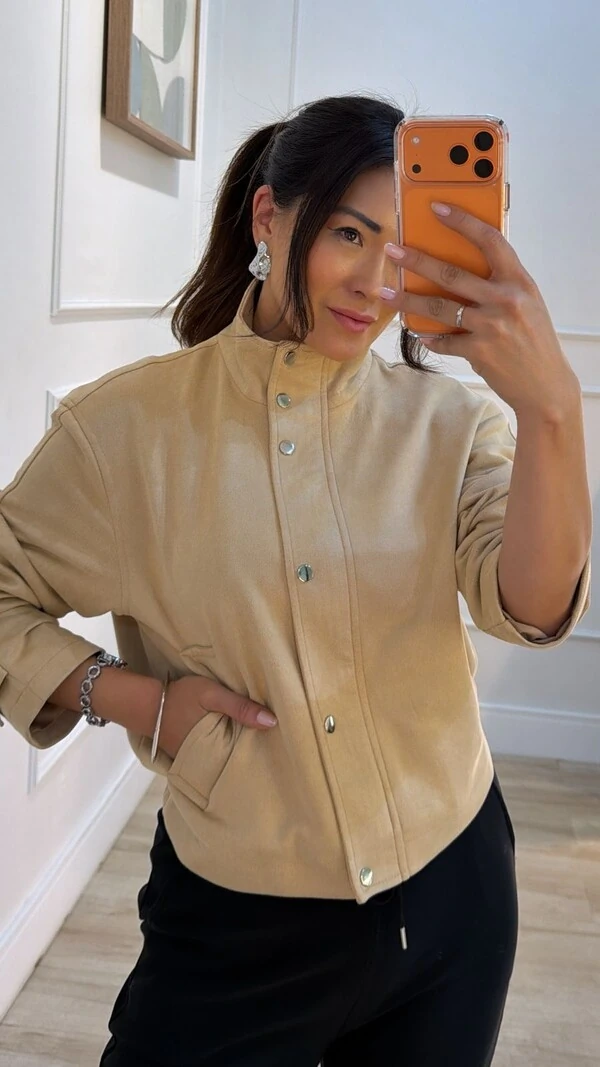 Jaqueta Casaco Curto Suede Jane Martingale Nos Punhos