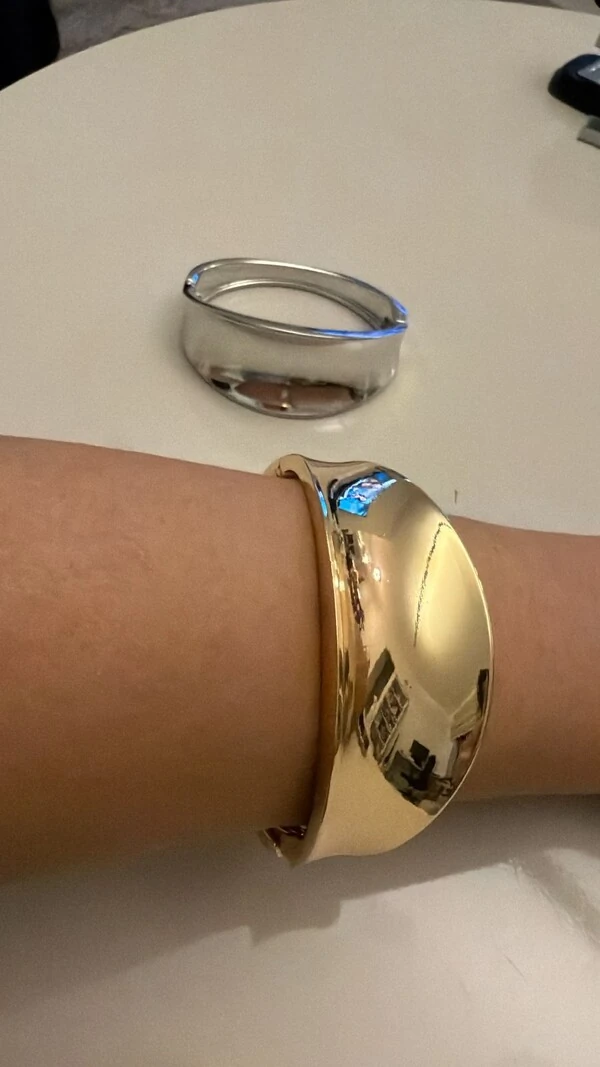 Bracelete Chapa Oval Liso Assimétrico