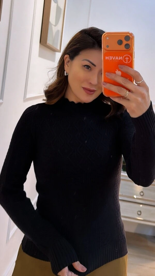Blusa Tricot Gola Alta Detalhe Nuvem Jamile Nervuras Em Zigue-Zague