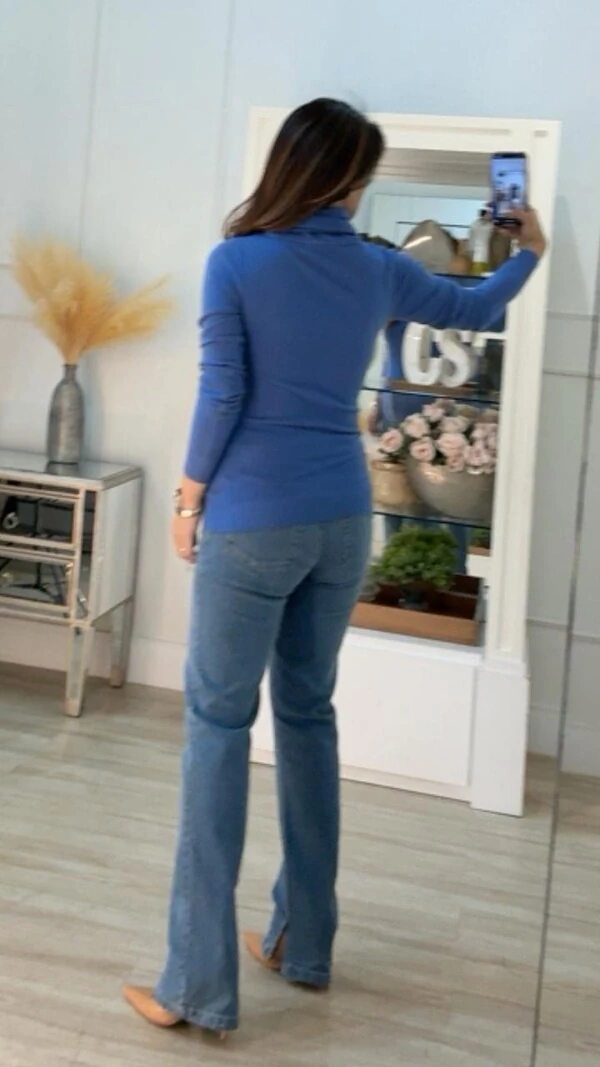 Blusa Tricot Gola Rolê Mia Nervuras Onduladas Frontais