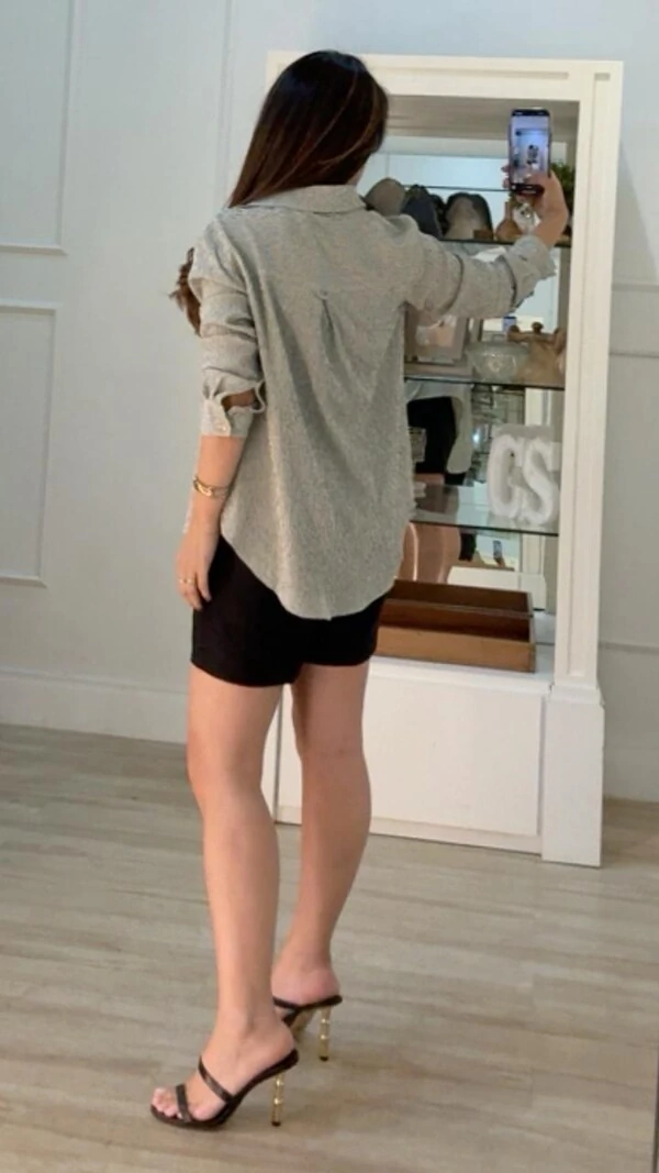 Camisa Texturizada Listrada Kayla Botões Resinados