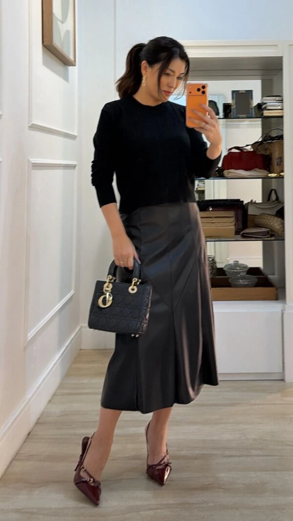 Saia Midi Evasê Couro Eco Giulia Pala Larga Com Elástico