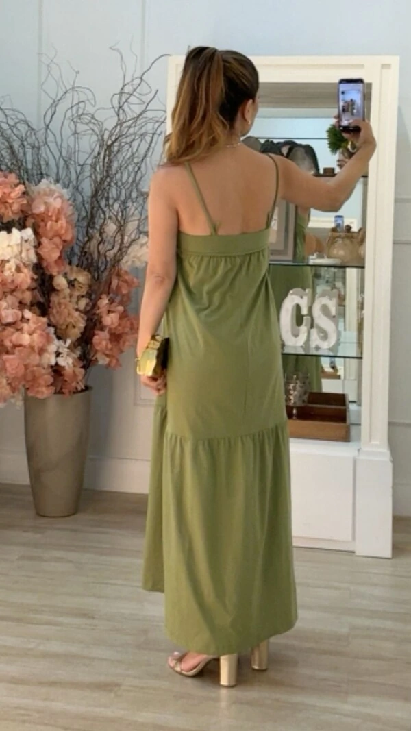 Vestido Midi Amplo Malha Sabrina Decote Reto Com Detalhe Em Vivo