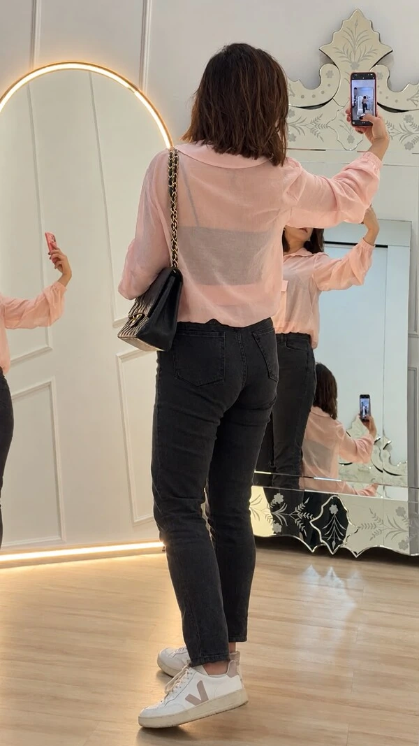 Blusa Translucida Maxi Bolso Frontal Pati Elástico Nos Punhos E Barrado