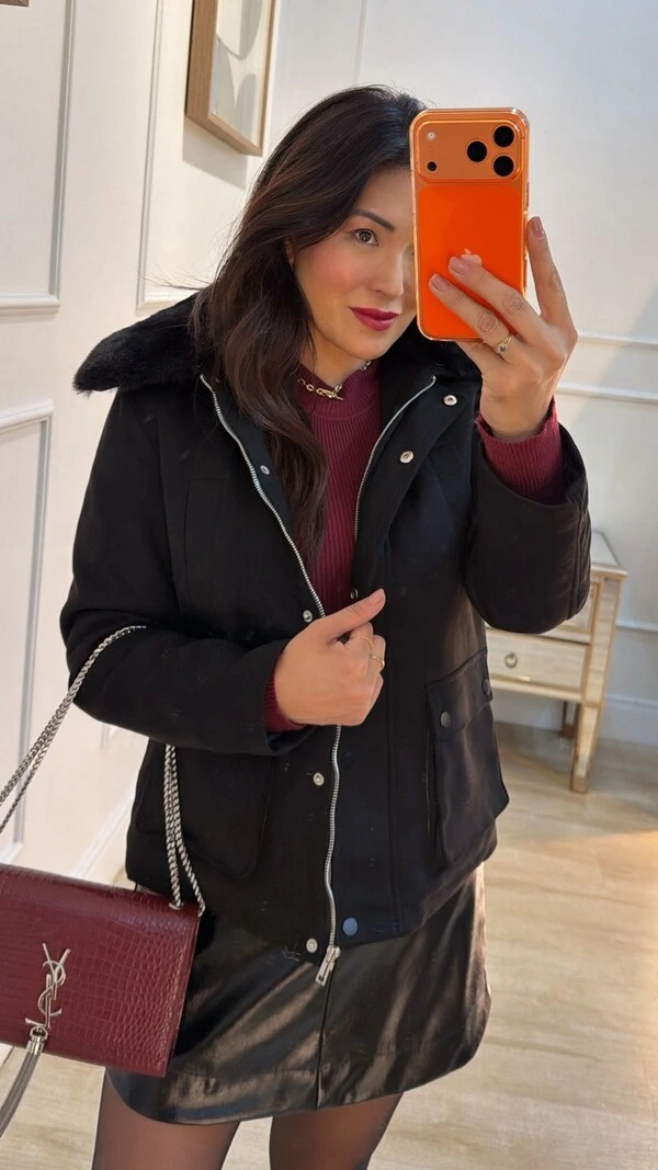 Casaco Suede Sandy Capuz Com Gola De Pelo