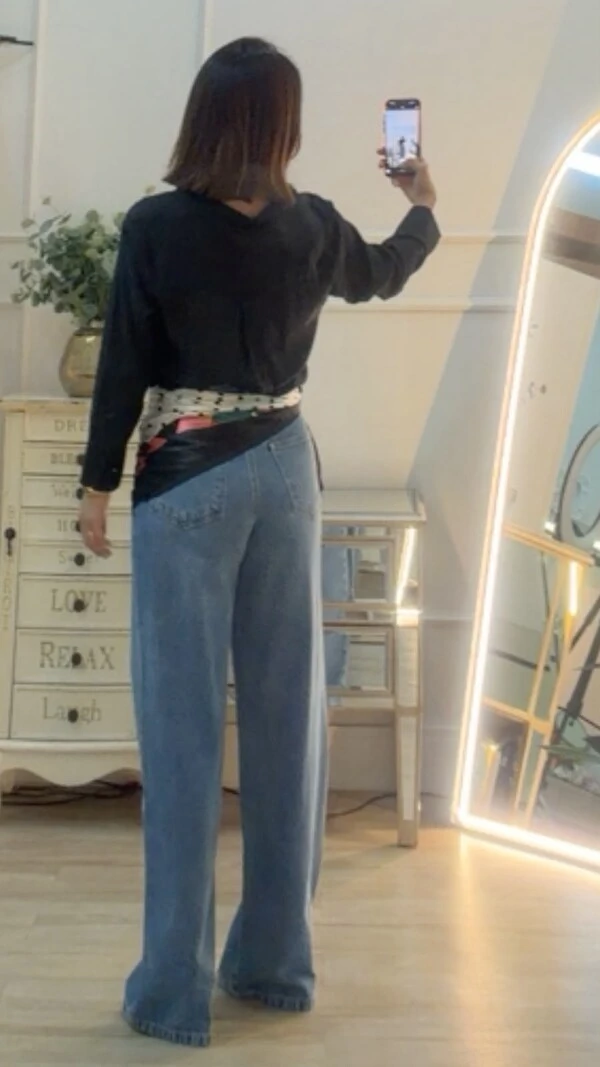 Blusa Alongada Acetinada Decote V Nancy Mangas 7/8