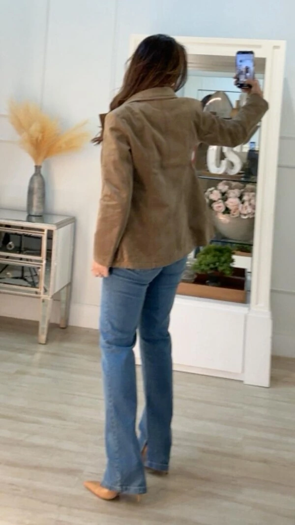 Blazer Alongado Erika Aveludado Com Botões Duplos