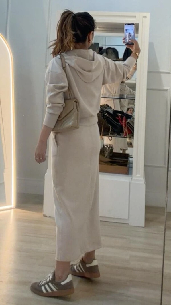 Conjunto Moletom Vivian Blusa Com Capuz E Saia Midi