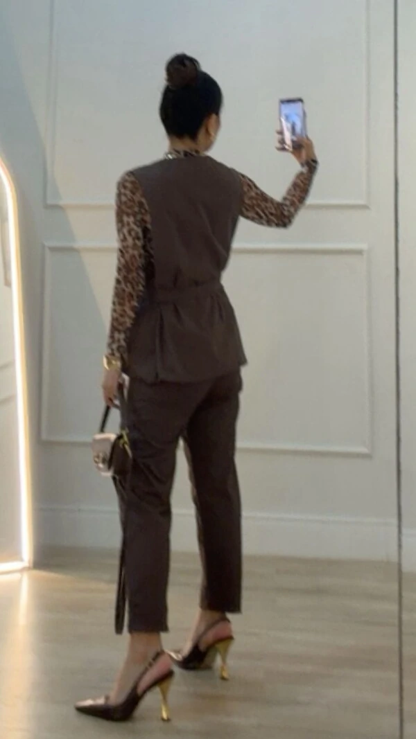 Colete Decote V Botão Forrado Isabella Cinto Faixa