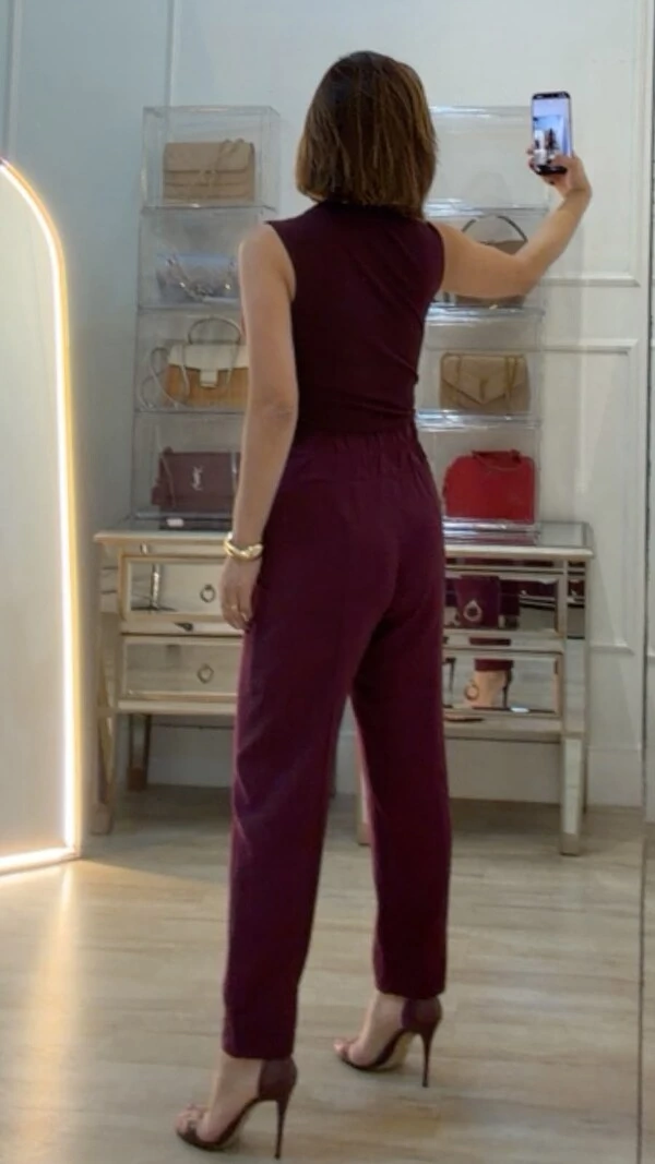 Calça Pala Larga Desire Bolsos Com Recorte Assimétrico
