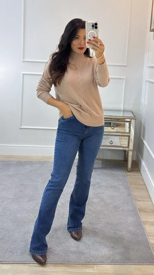 Blusa Tricot Gola Alta Amora Detalhe De Elos E Trançado Frontal
