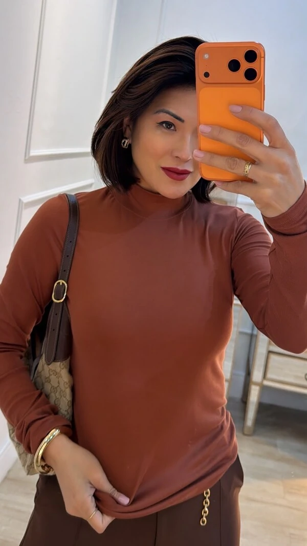 Blusa De Malha Gola Alta Monique Mangas Longas
